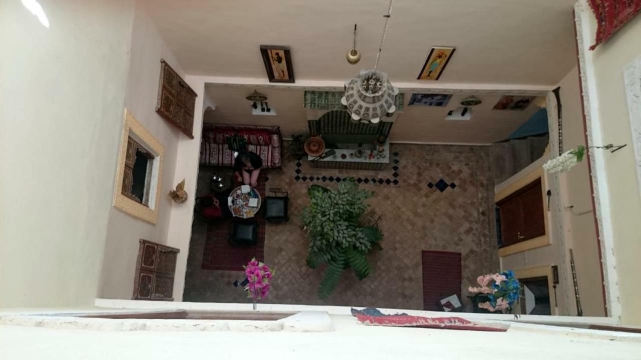 Dar Mounadim Fez Bagian luar foto