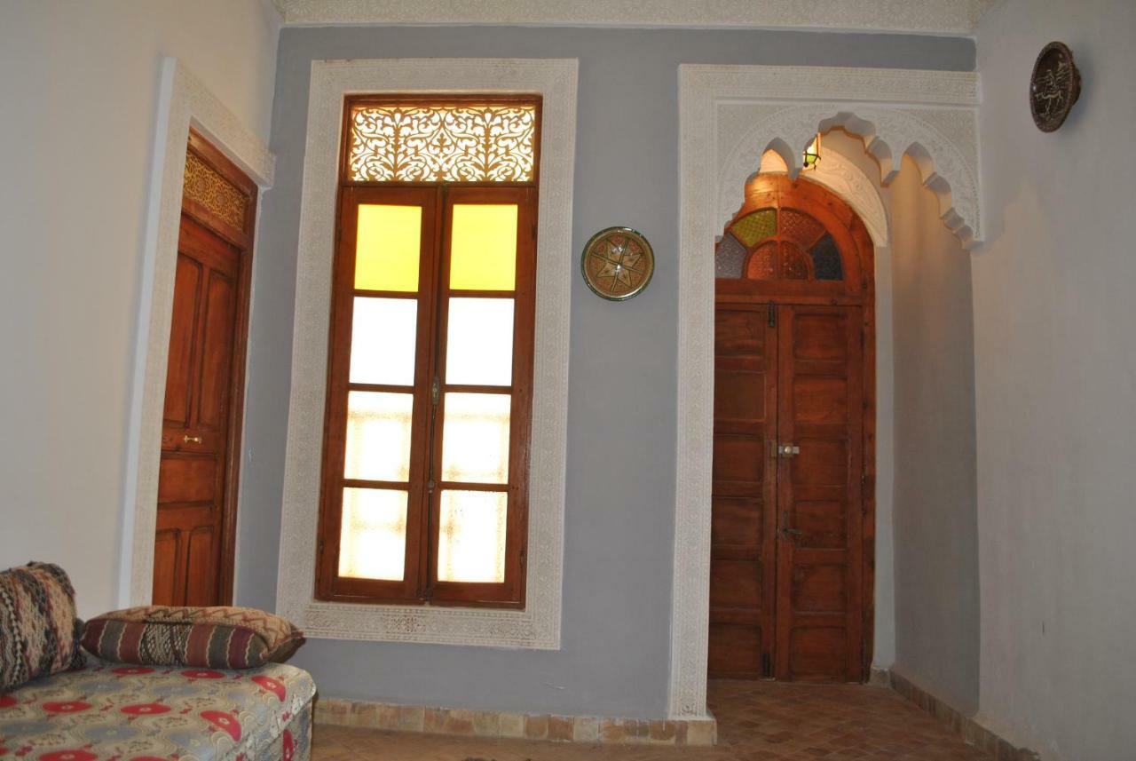 Dar Mounadim Fez Bagian luar foto